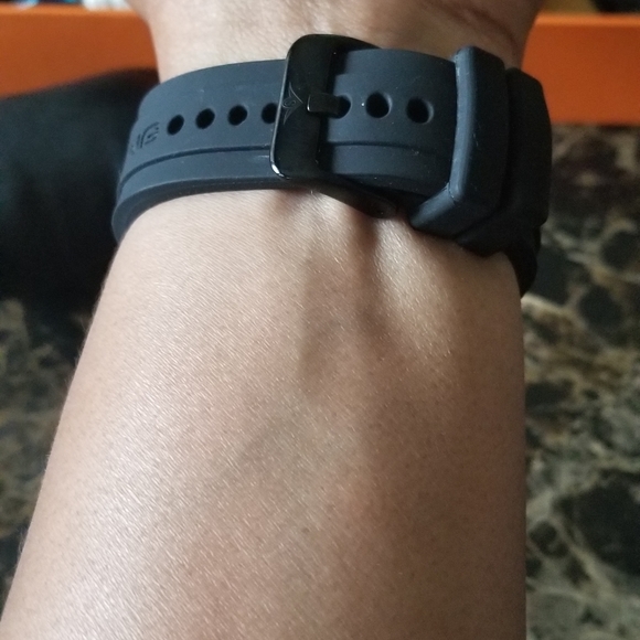 STUHRLING LADIES WATCH - Picture 6 of 8